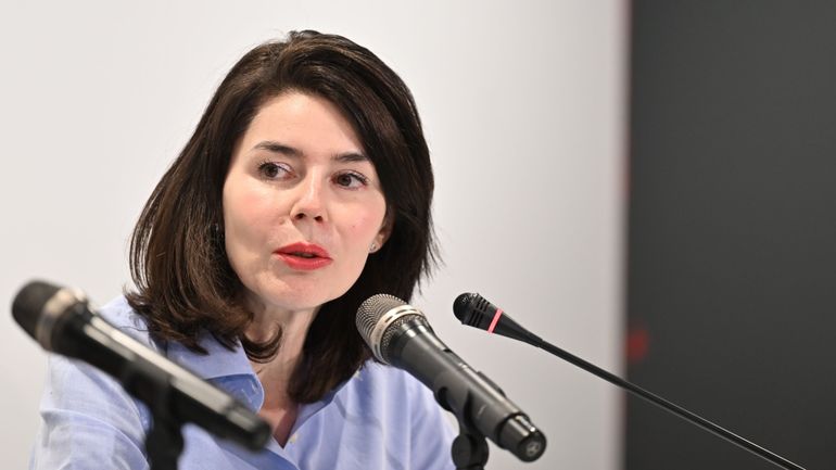 Pisa 2025 : "Nous ne pouvons pas nous satisfaire d’être les 'moins mauvais'", réagit la ministre de l’Education Valérie Glatigny