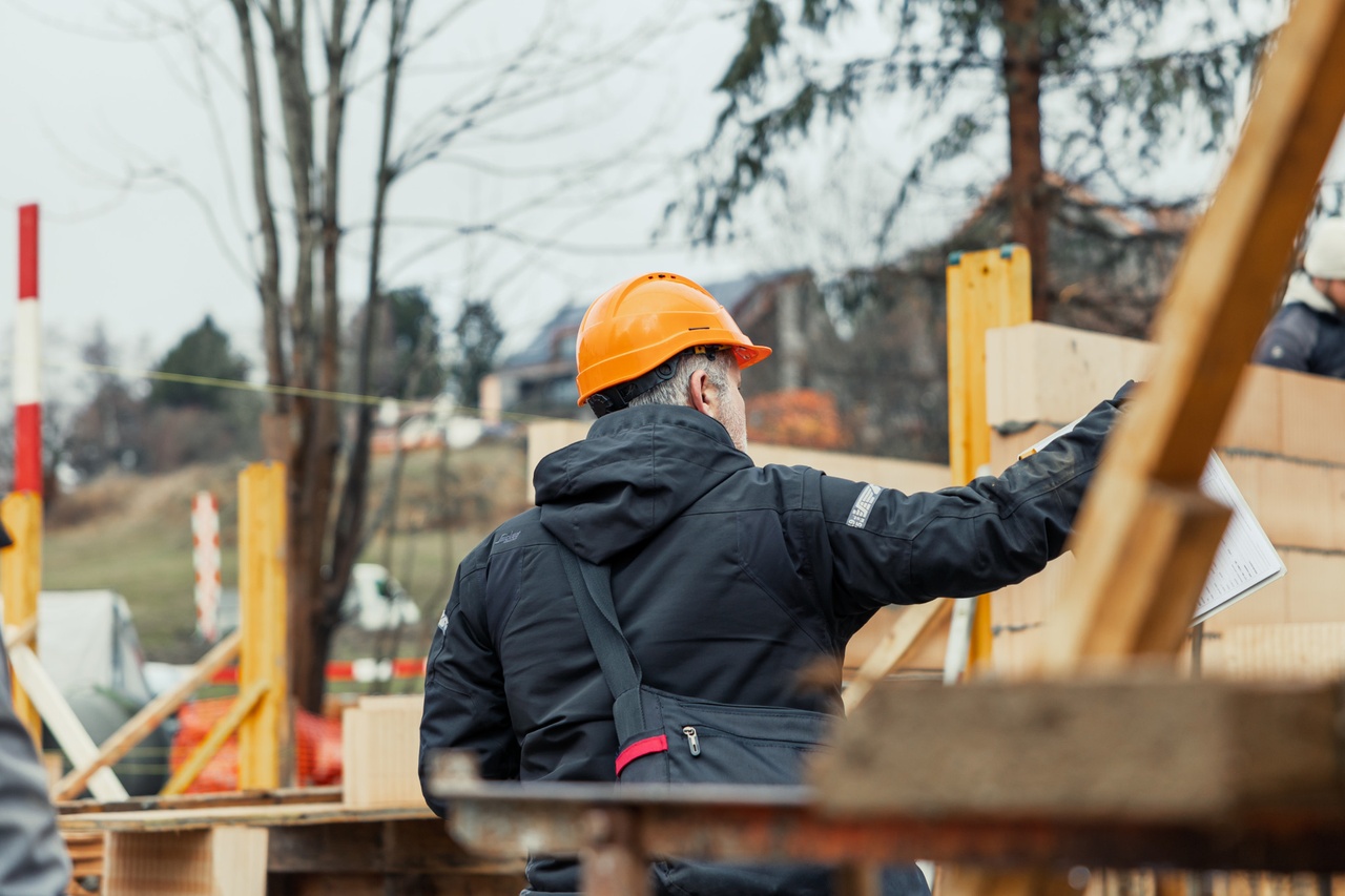 Métiers de la construction: Sur les chantiers vaudois, la traque discrète du travail au noir