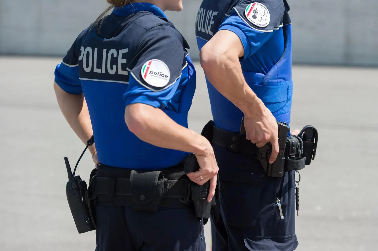 Opération à Neuchâtel: Une personne en détresse sur un toit secourue après une nuit d’inquiétude