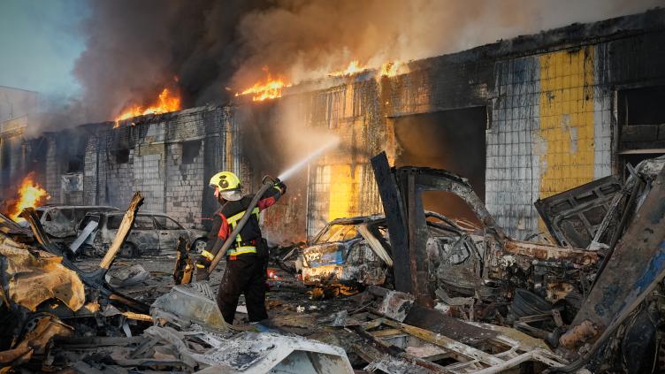 Guerre en Ukraine: au moins 2 morts et 7 blessés après la reprise des frappes russes sur Kiev