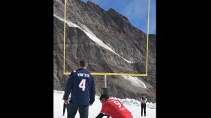 Insolite. Alpes : un quadruple vainqueur du Super Bowl établit un record du monde à 3454 mètres d'altitude