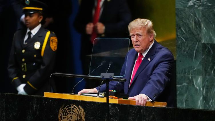 "Ça sonne beaucoup mieux": Donald Trump annonce le changement de nom de l'intelligence artificielle aux États-Unis