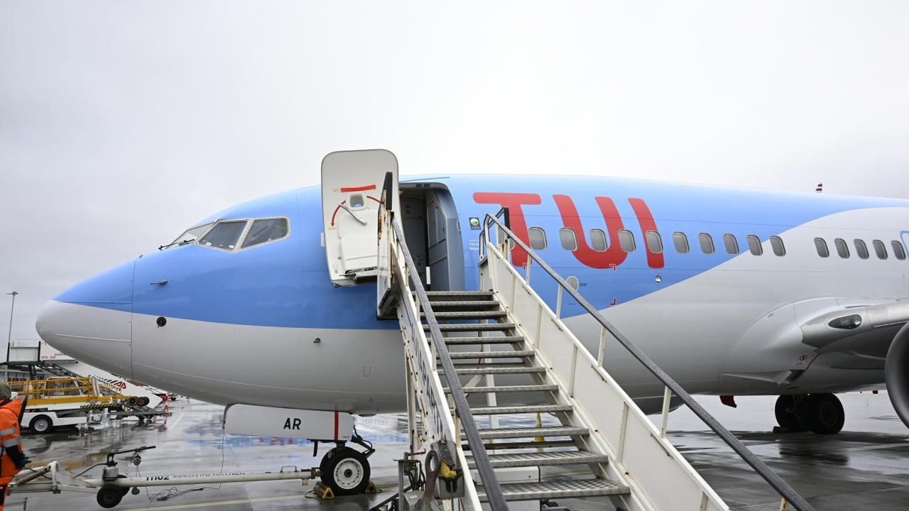 Grosse frayeur pour 188 passagers d’un vol TUI : le retour à Bruxelles ne se passe pas comme prévu, l’avion a percuté un bus de voyageurs !