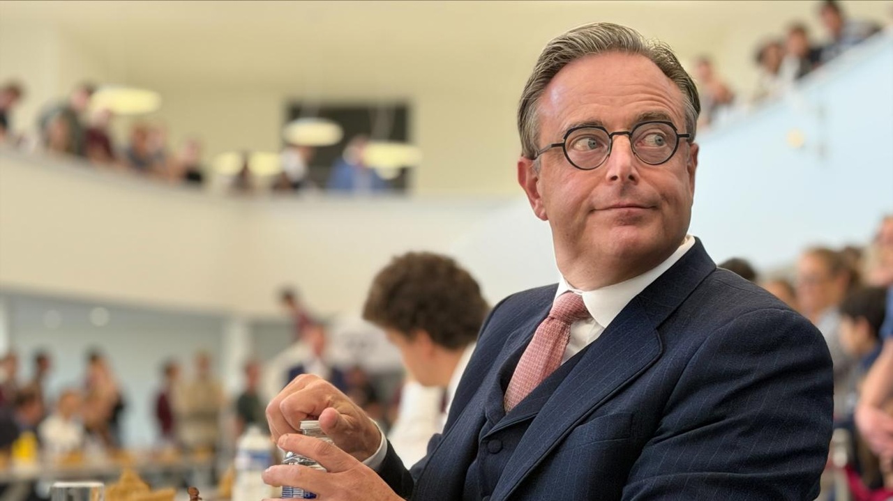 Bart De Wever donne le coup d’envoi des discussions budgétaires : l’Arizona doit trouver 10 milliards d’euros