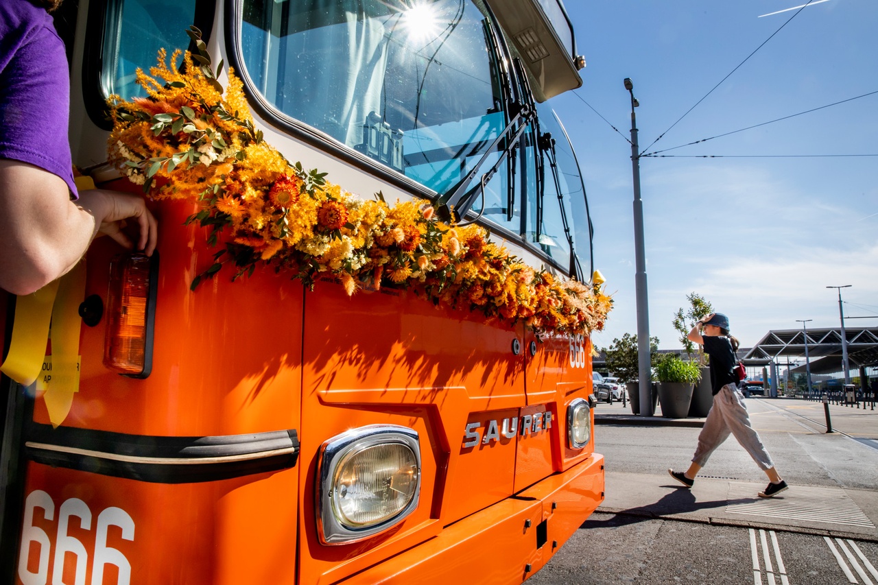 Transports publics genevois: Le mythique trolleybus 666 reprend du service et réveille des souvenirs