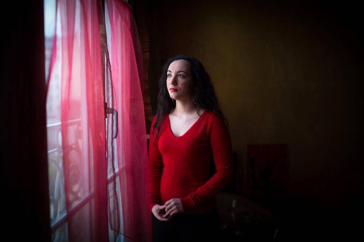 « Je n’ai plus de vie personnelle, plus de carrière » : Florence Porcel, première femme à avoir accusé Patrick Poivre d’Arvor de viol, décortique « le coût de la parole » dans un livre choc