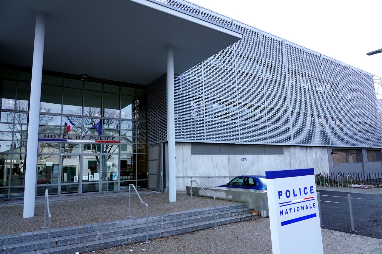 Violence en France voisine: Sept personnes en garde à vue après les tirs près d’une clinique à Ville-la-Grand