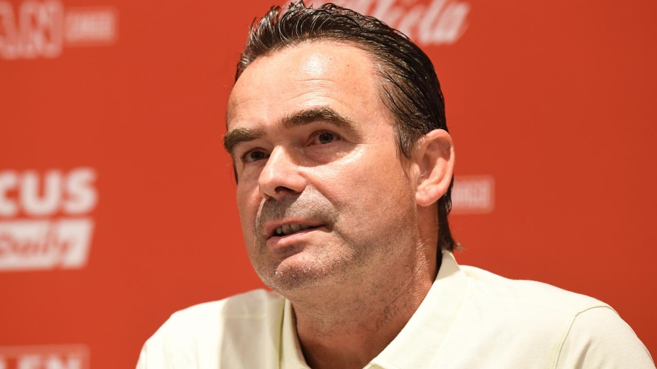 « Si je n’écoute pas mon corps maintenant… » : Marc Overmars arrête ses activités professionnelles à l’Antwerp en raison de problèmes de santé