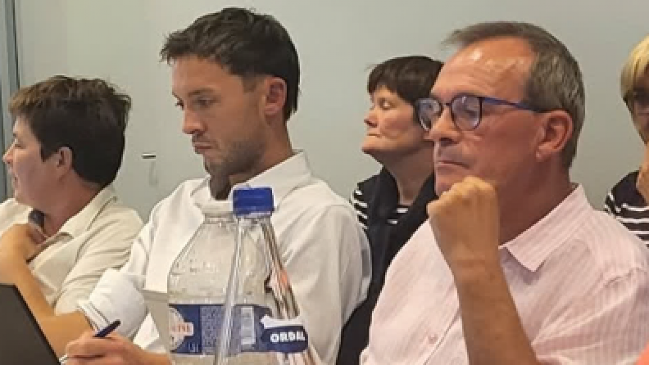 Débordements au sein du conseil communal de Frasnes : le conseiller MR, Bernard Hellin accuse la majorité de nazisme, « les mots ont dépassé ma pensée »