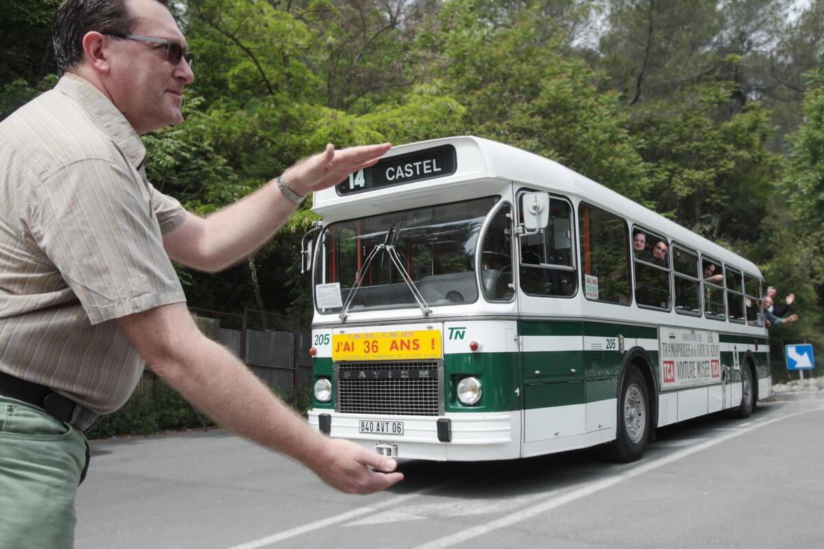 Il collectionnait et préservait la mémoire des bus historiques de la Côte d’Azur : les chauffeurs et les traminots de Nice pleurent Frédéric Giana