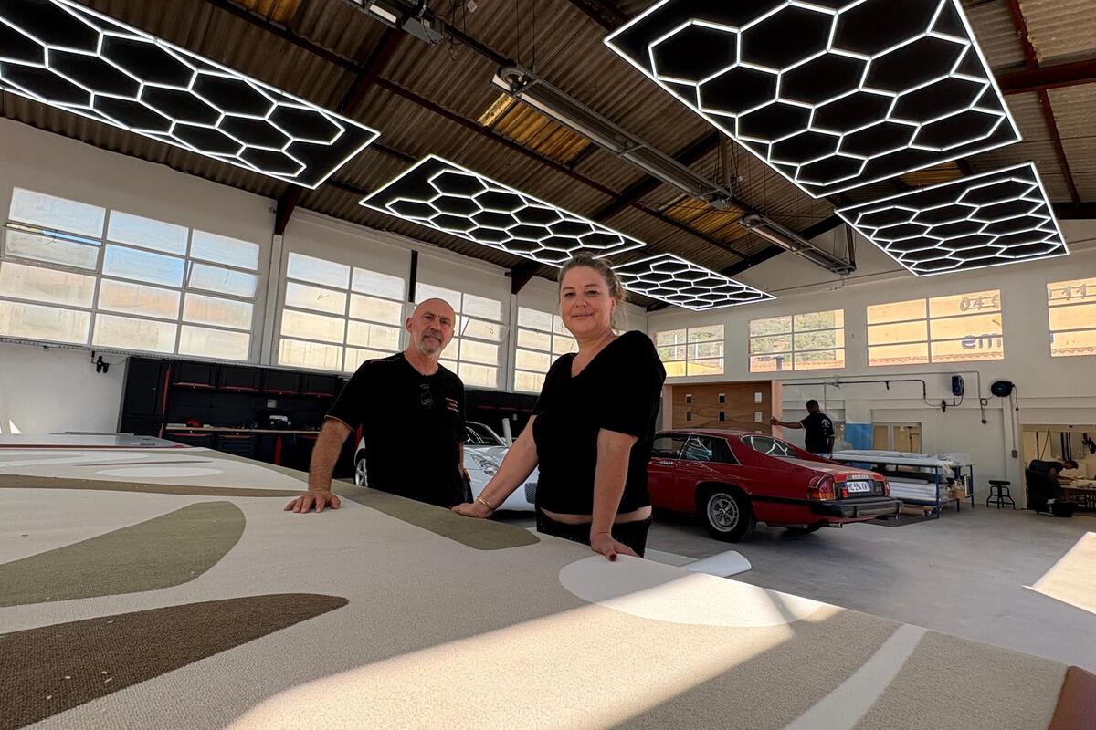 Métiers d’art : quel est ce nouvel atelier de sellerie automobile et de tapisserie d’ameublement haut de gamme qui vient d’ouvrir à Drap
