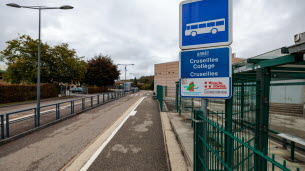 Haute-Savoie. « Depuis la rentrée, c’est vraiment la galère » : privés de ramassage scolaire, des collégiens et leurs parents contraints de se débrouiller par eux-mêmes