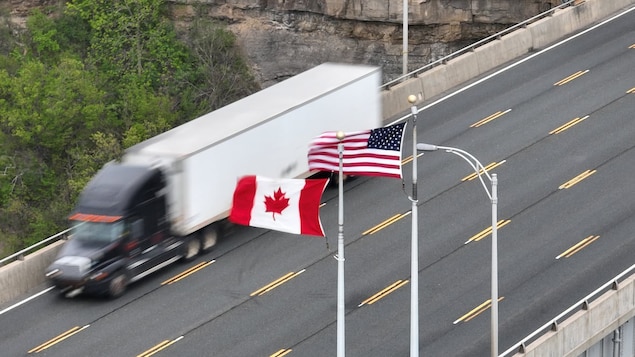Appel à une « désescalade mutuelle » entre les États-Unis et le Canada