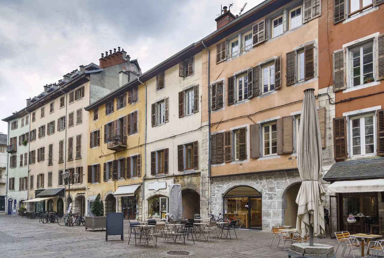 Violences à Chambéry: L’autopsie écarte un tir policier, la piste du suicide privilégiée