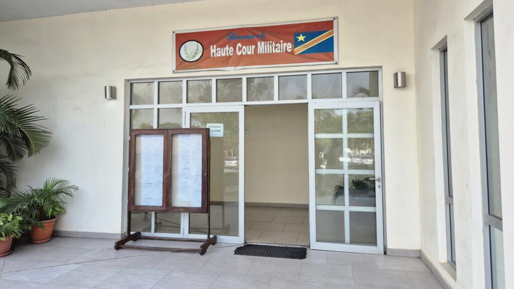 RDC: ouverture du procès de deux généraux arrêtés après la chute de Bukavu