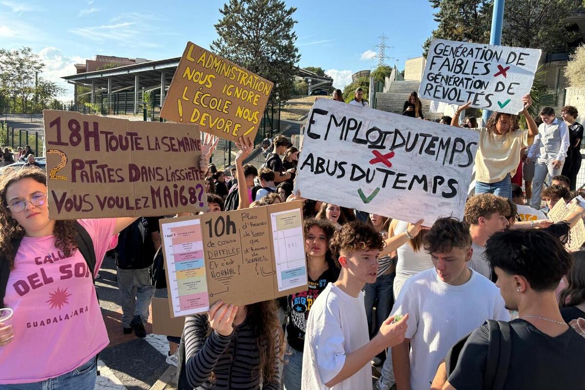 Un lycée de Grasse bloqué par des élèves mécontents, le mouvement de contestation soutenu par des enseignants
