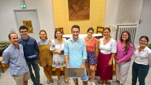 Visite du pape Léon XIV. Ces Savoyards vont donner de la voix à Paris : un Chambérien aux manettes