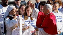 Hundreds of thousands expected in Paris for Pope's visit