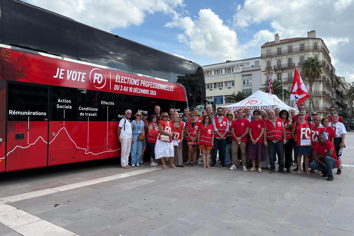 Engagé dans un tour de France, l’autocar FO a fait étape à Toulon pour les élections professionnelles de la fonction publique