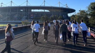Visite de Léon XIV. Découvrez les coulisses du Stade de France avant l'arrivée du pape, avec 14 jeunes Savoyards