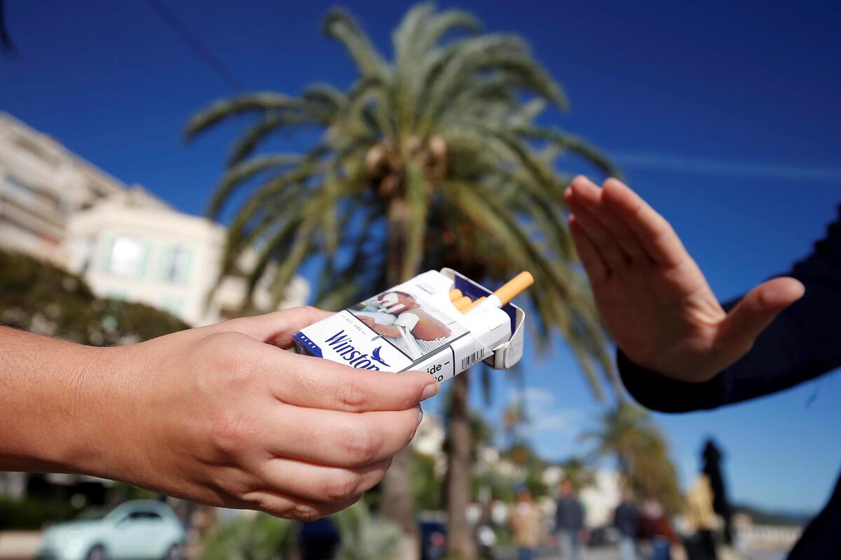 « Il n’est jamais trop tard pour arrêter de fumer » : stopper le tabac après le diagnostic du cancer du poumon peut réduire de moitié le risque de décès