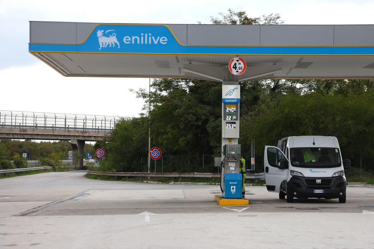 Vous allez bientôt en Italie ? Profitez-en pour faire le plein, Eni plafonne les prix de l’essence et du gazole pour 30 jours à partir du 28 septembre