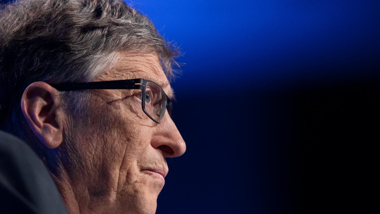 Bill Gates lance un avertissement glaçant sur l’IA : « Elle pourrait provoquer un milliard de morts »