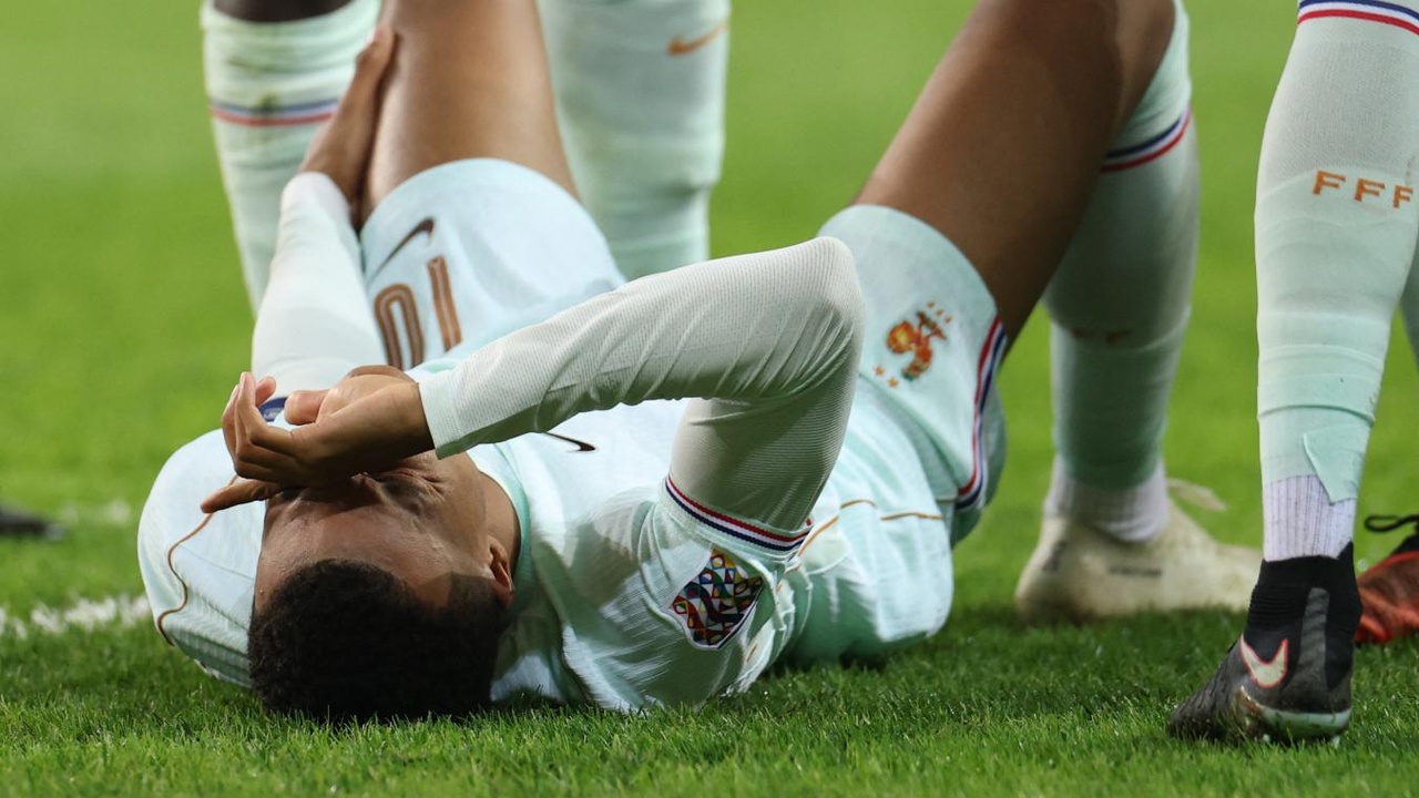 Énorme coup dur pour Kylian Mbappé : à quelques jours d’affronter les Diables rouges, la star française sort blessée