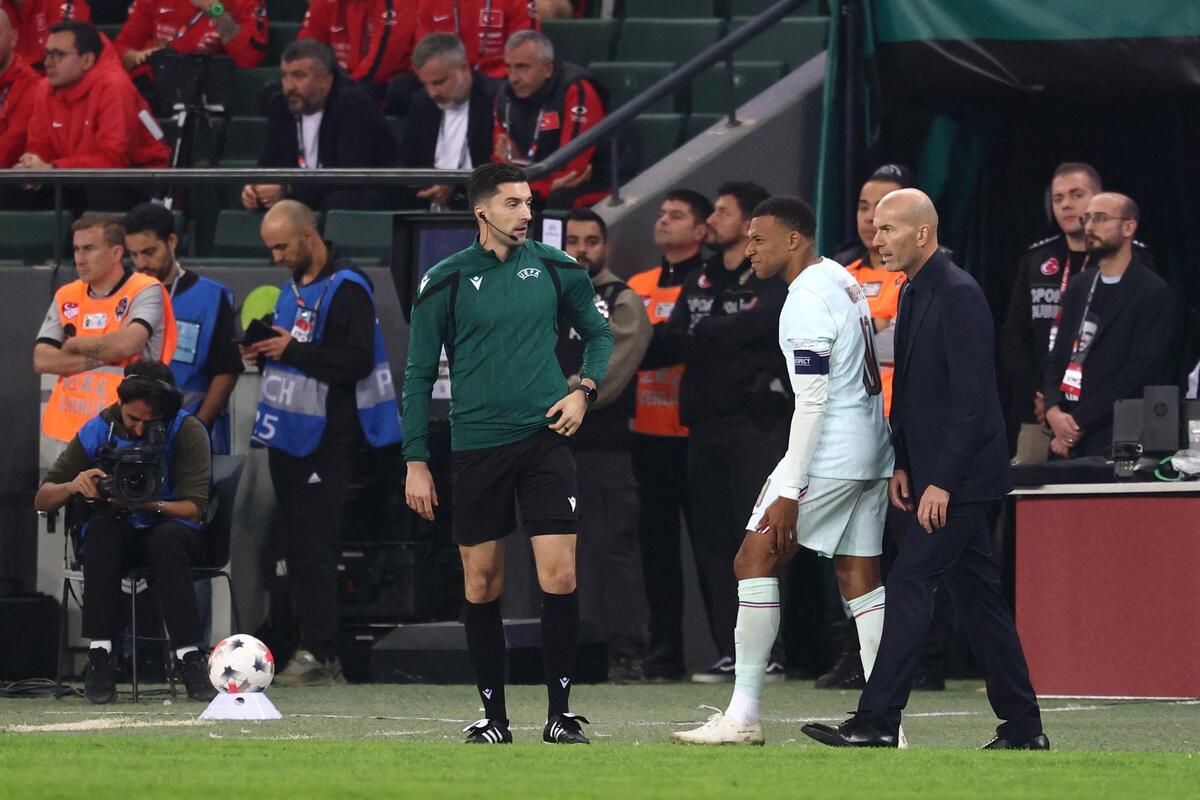 Vainqueur de la Turquie (1-0), Zinedine Zidane réussit sa première sur le banc avec l’équipe de France