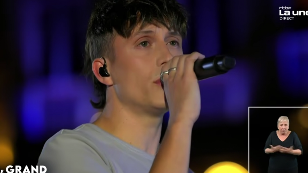 « J’aimerais bien recommencer » : Loïc Nottet interrompt sa prestation sur la Grand-Place de Bruxelles, que s’est-il passé ? (vidéo)