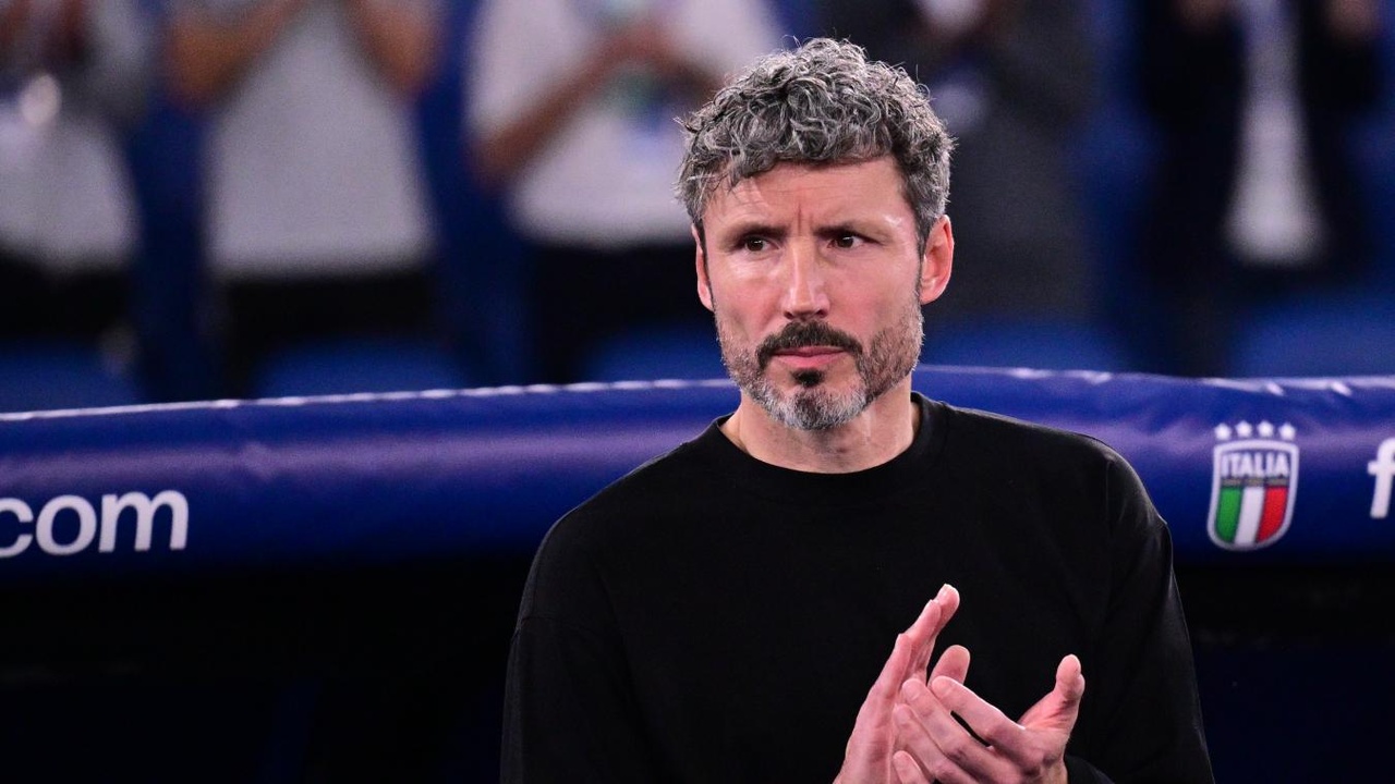 Mark van Bommel confirme deux forfaits chez les Diables rouges pour le choc Belgique – France : « Nous devons voir comment leur situation évolue »