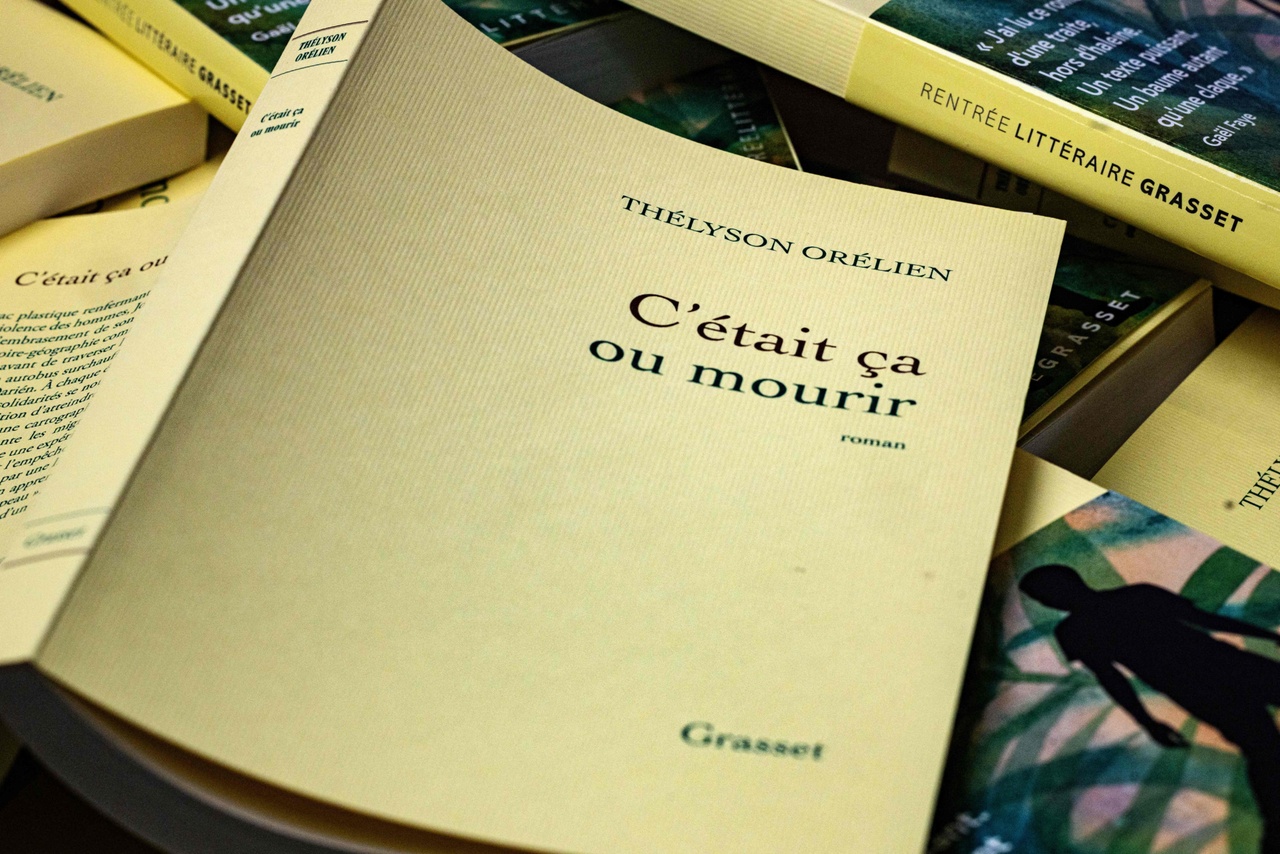 Accusations de recours à l’IA: Le roman d’Orélien reste en vitrine chez Payot à Lausanne